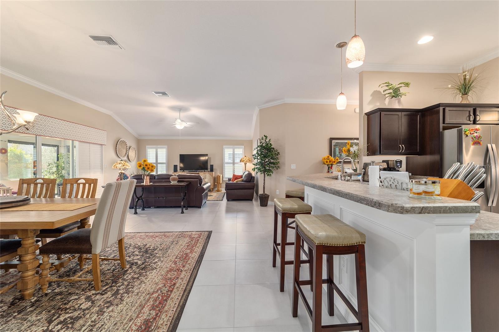 6083 DELPHINA LOOP
