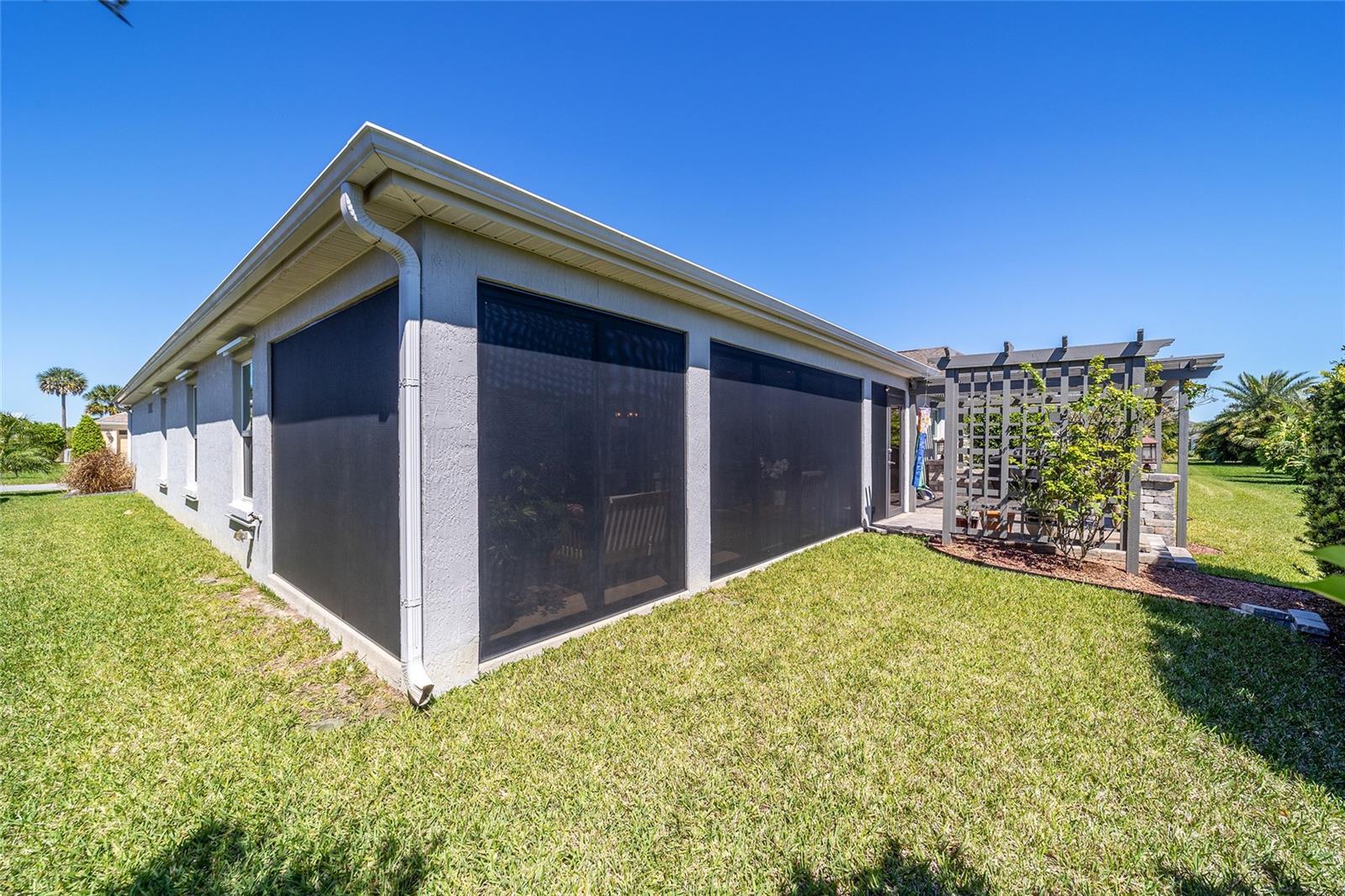 6083 DELPHINA LOOP