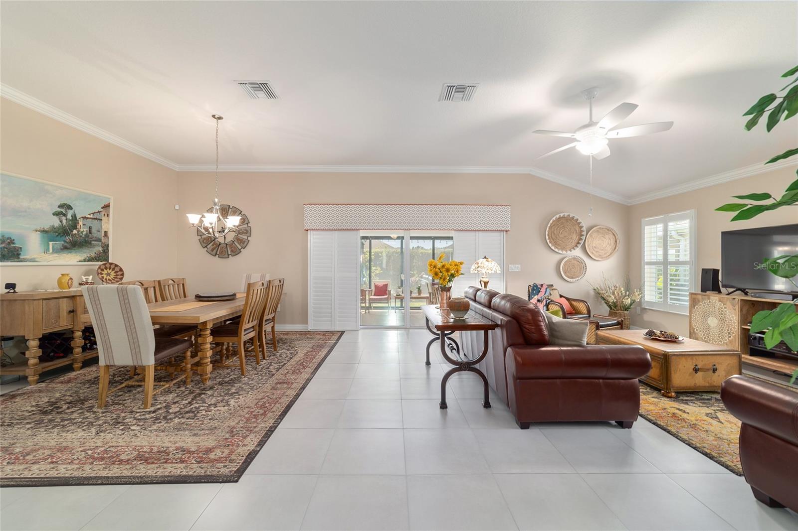 6083 DELPHINA LOOP
