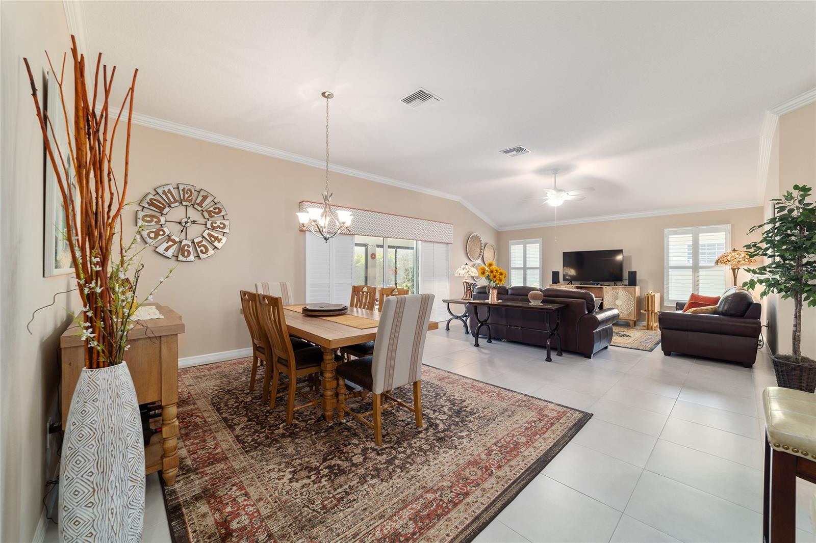 6083 DELPHINA LOOP