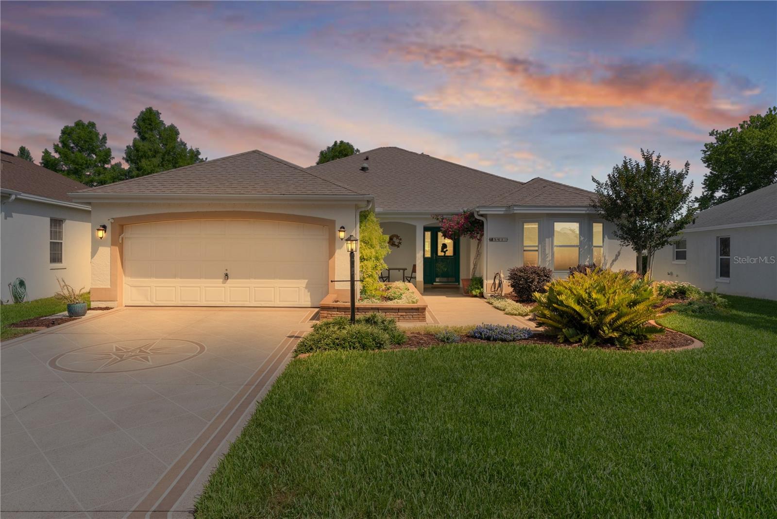 541 CARRERA DR