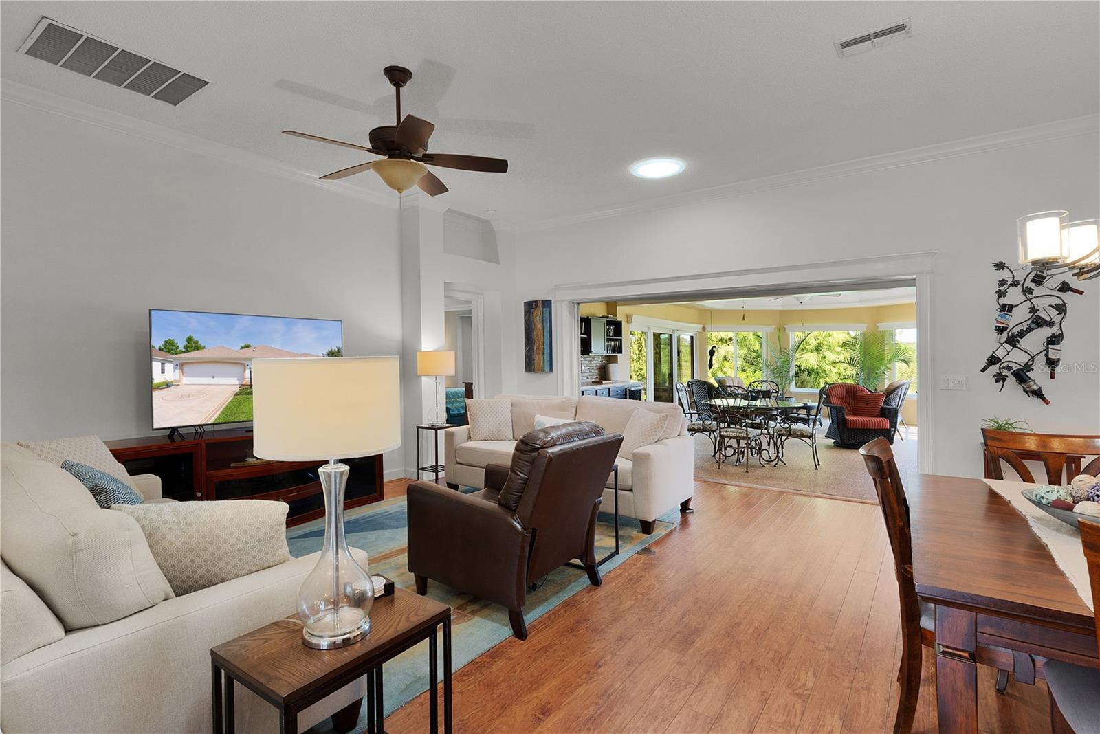 541 CARRERA DR