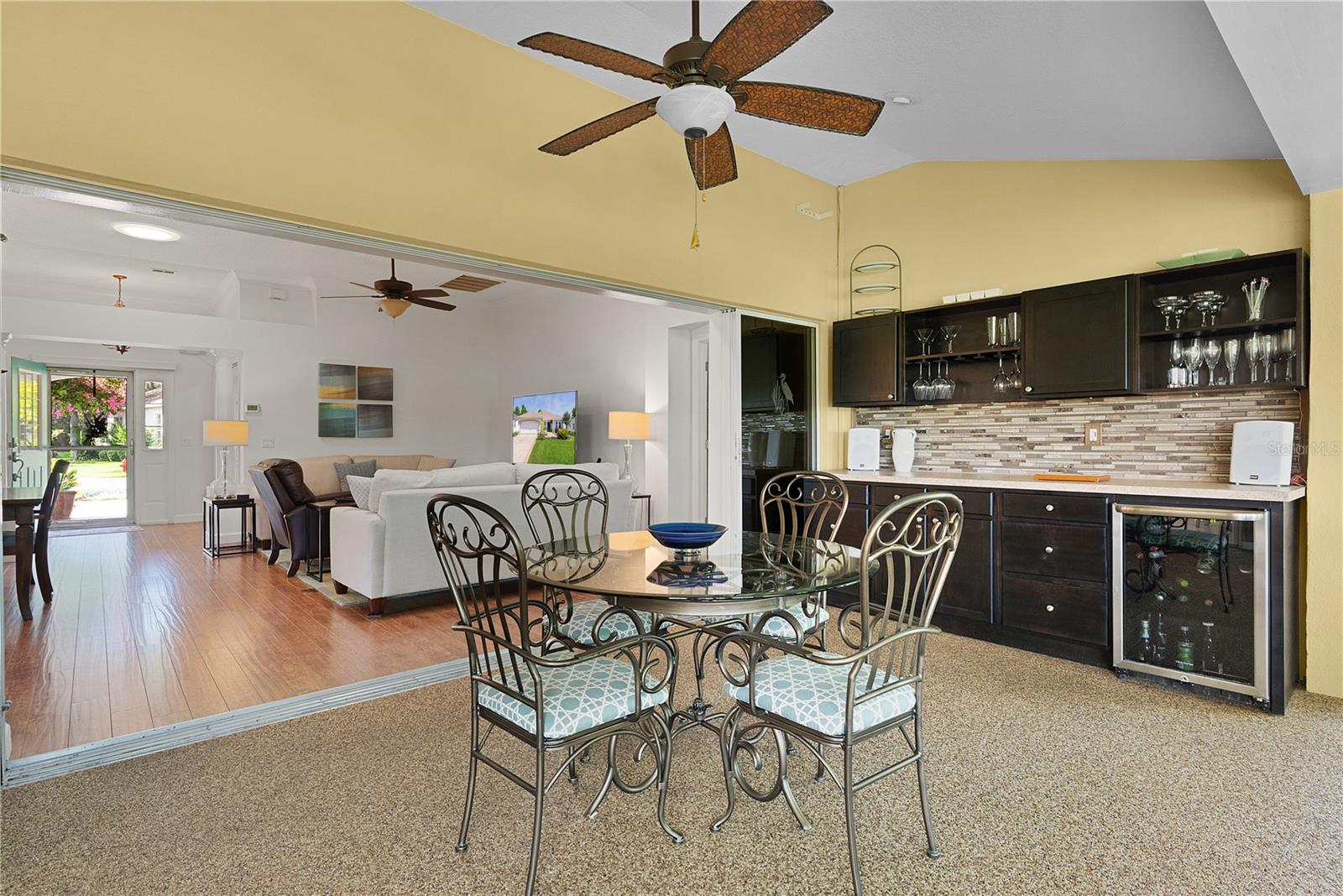 541 CARRERA DR