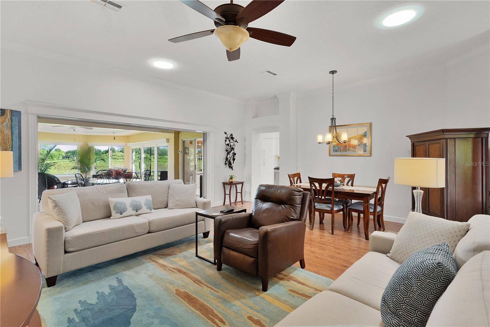 541 CARRERA DR