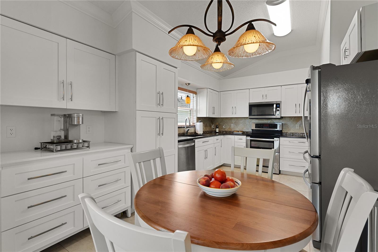 541 CARRERA DR