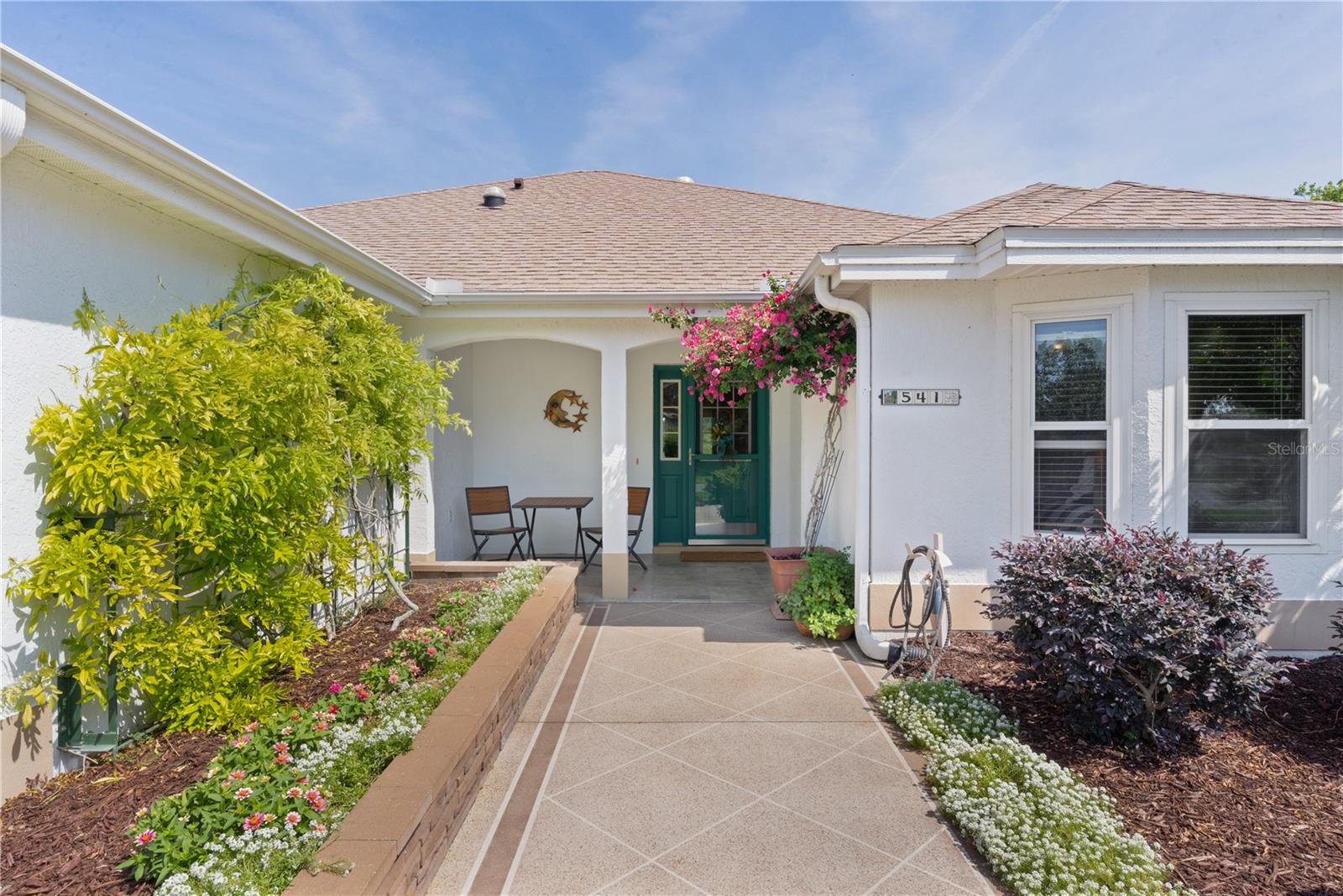 541 CARRERA DR