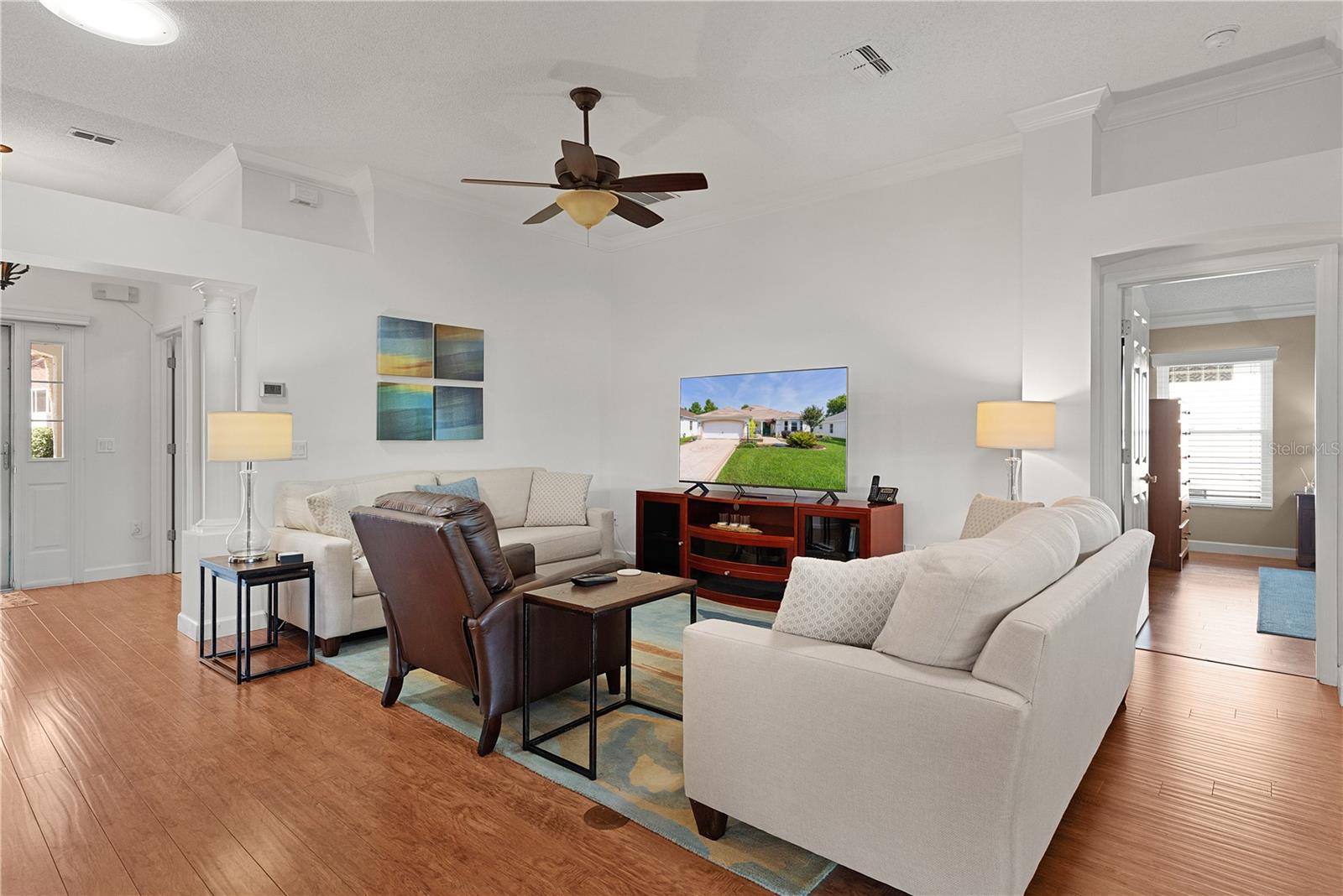 541 CARRERA DR