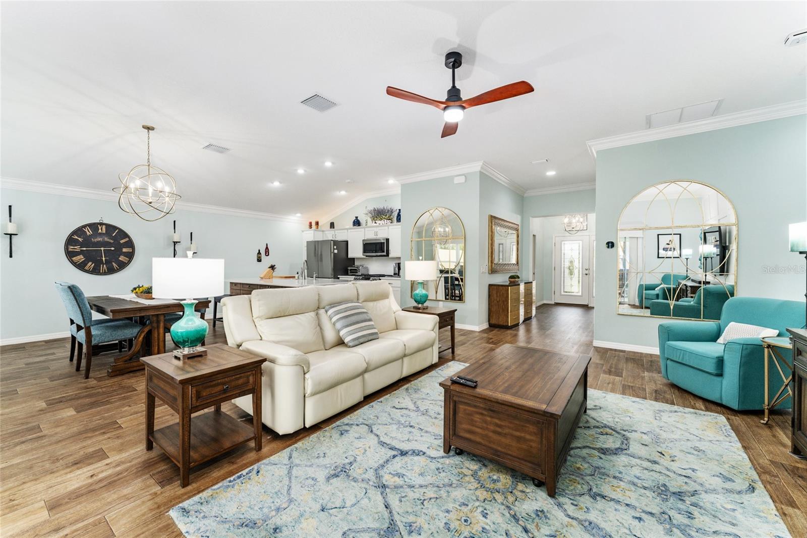2585 CONSTANCE CT