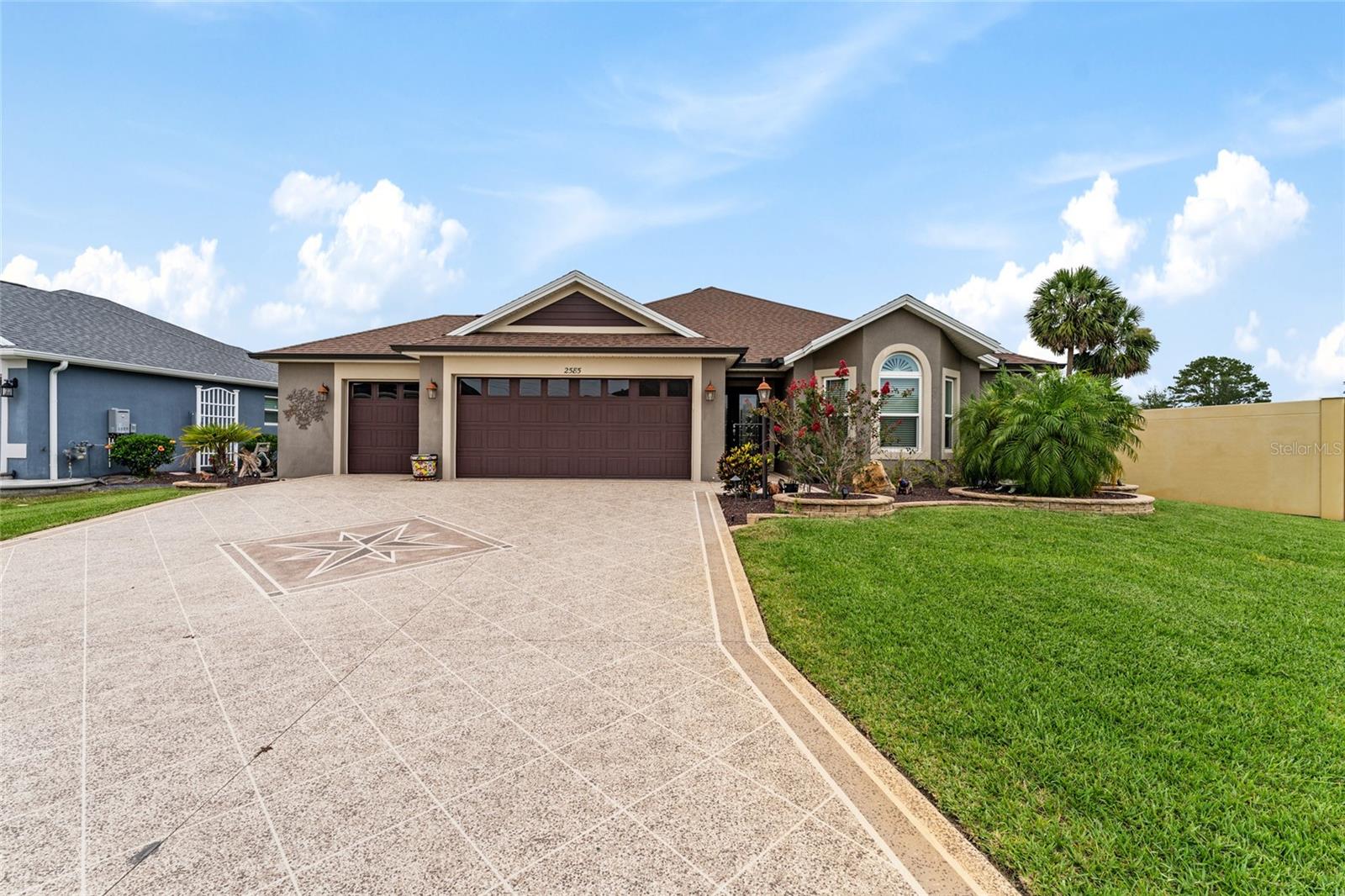2585 CONSTANCE CT