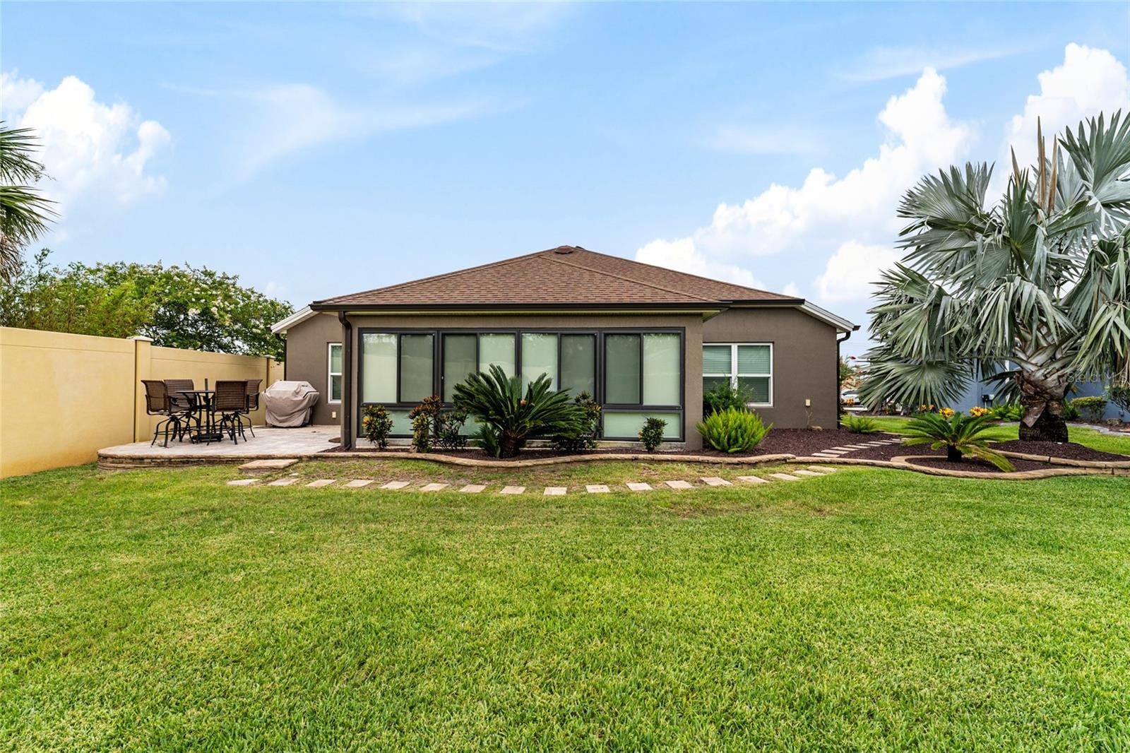 2585 CONSTANCE CT