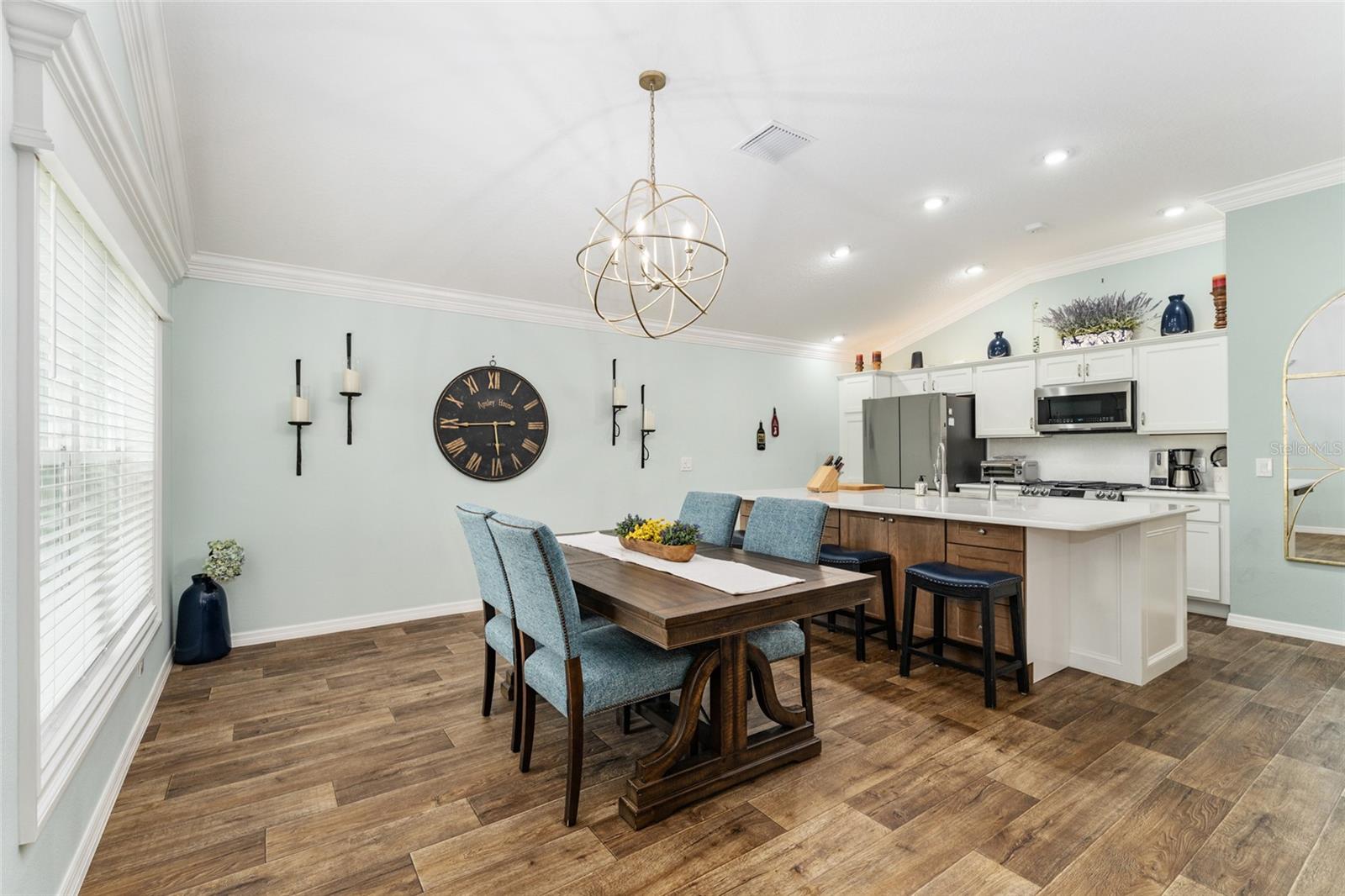 2585 CONSTANCE CT