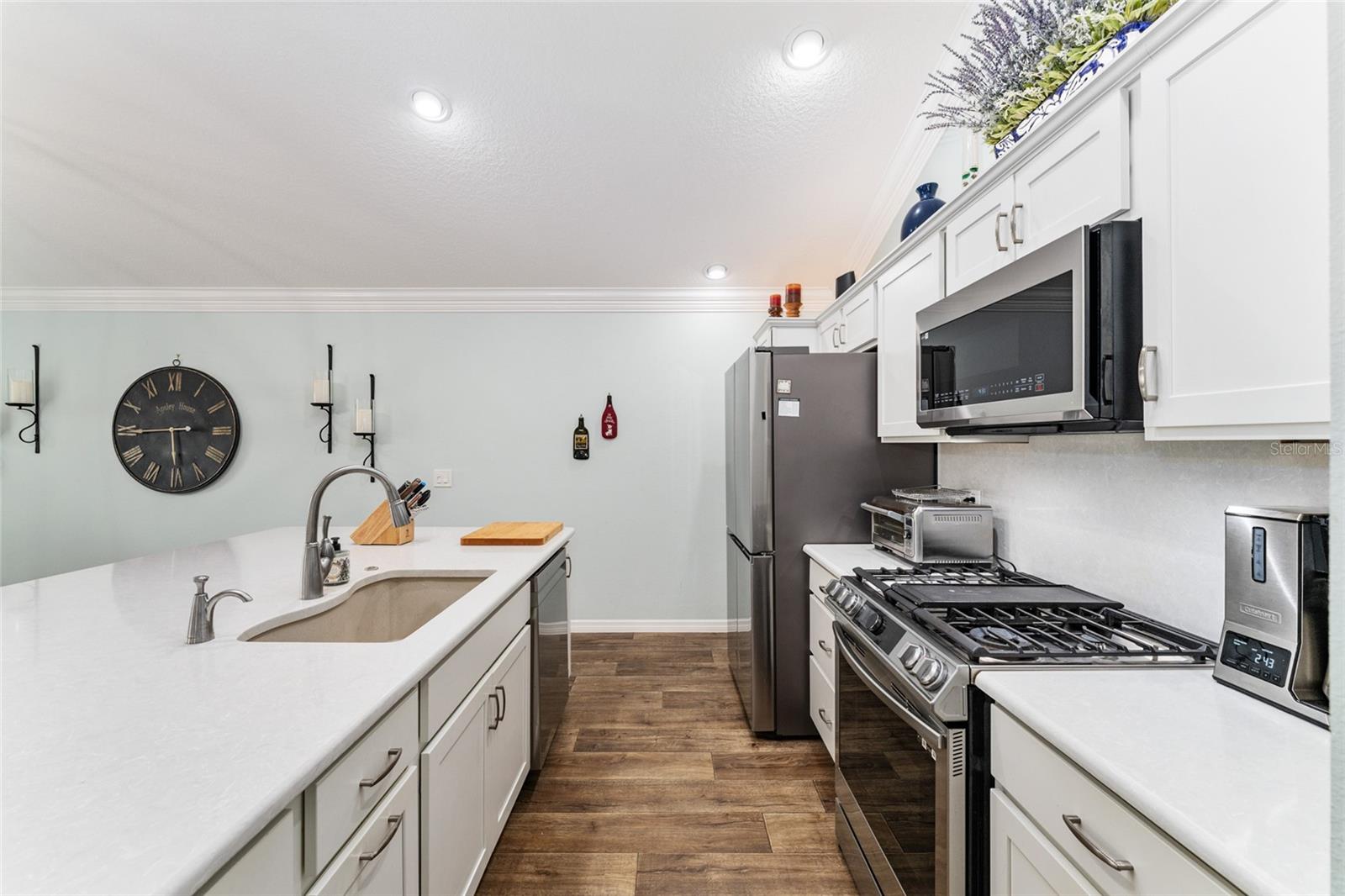 2585 CONSTANCE CT