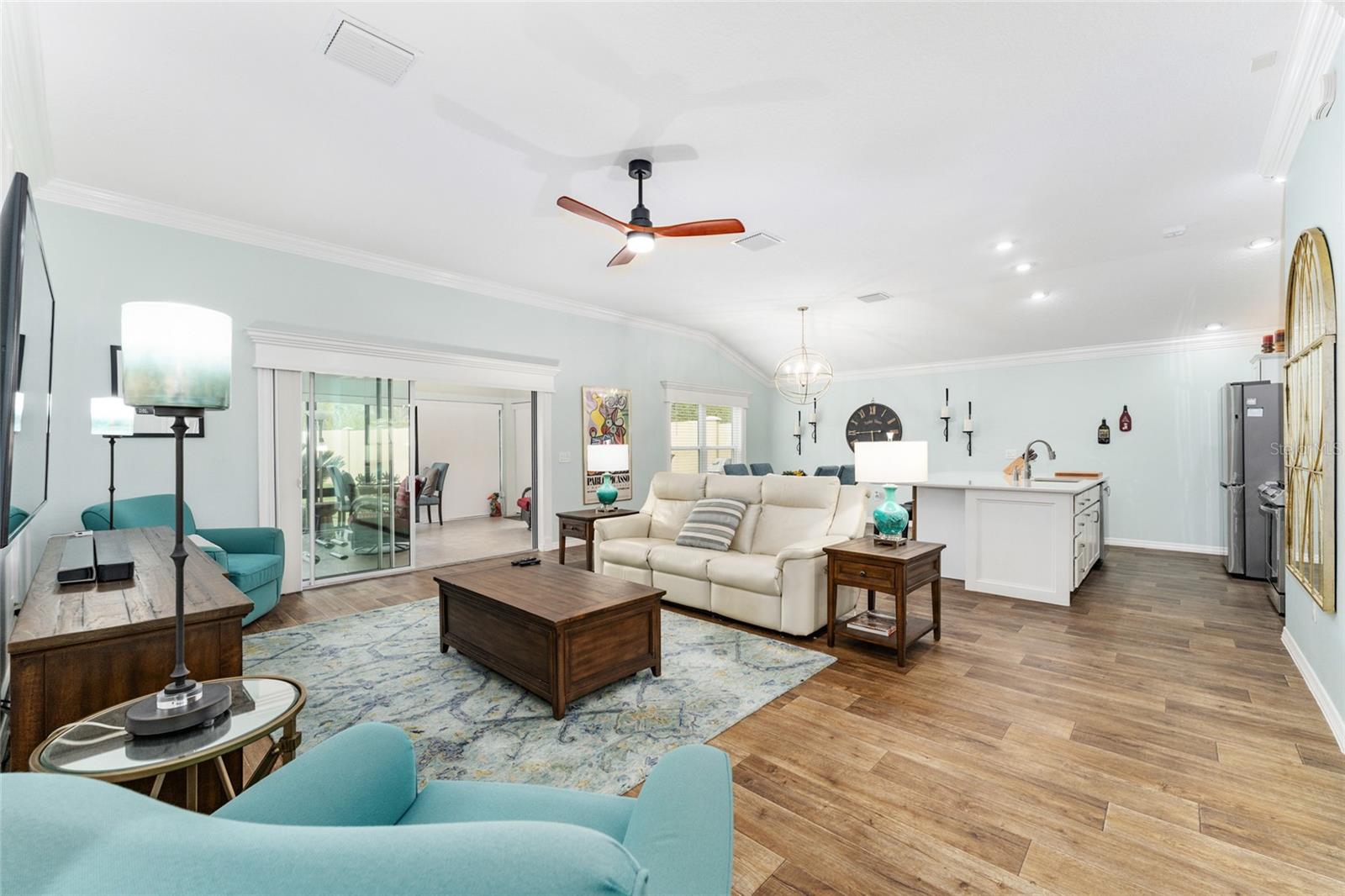 2585 CONSTANCE CT