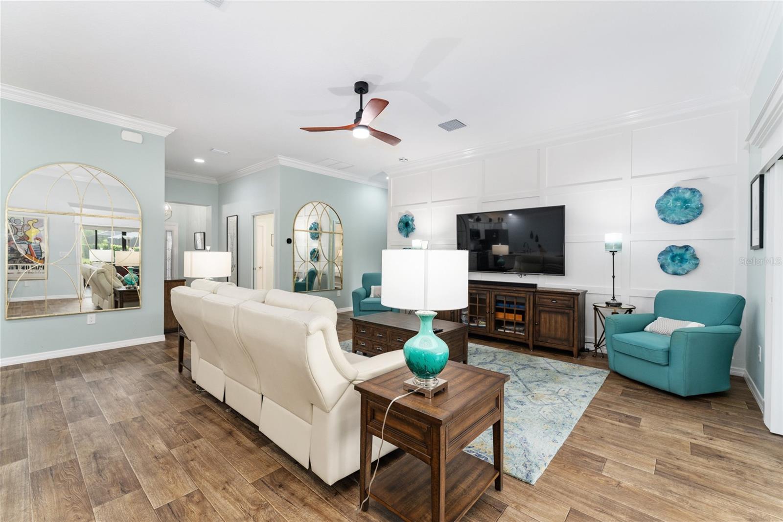 2585 CONSTANCE CT