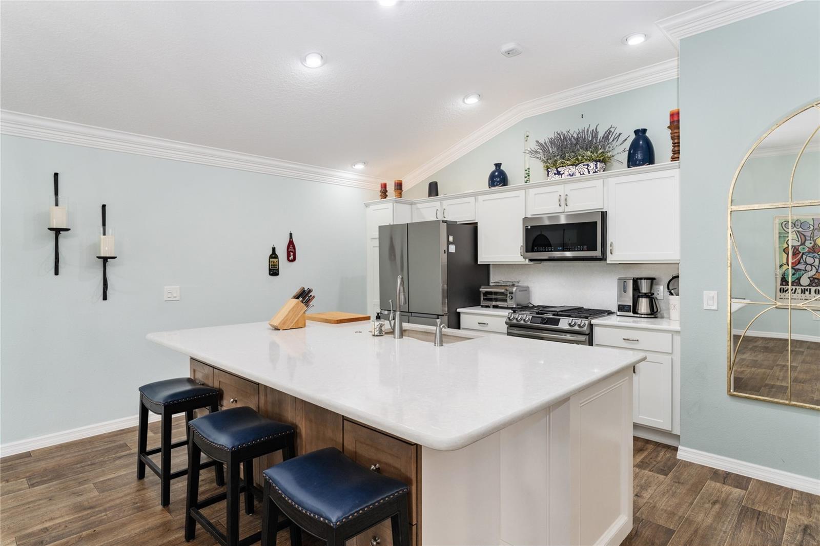 2585 CONSTANCE CT