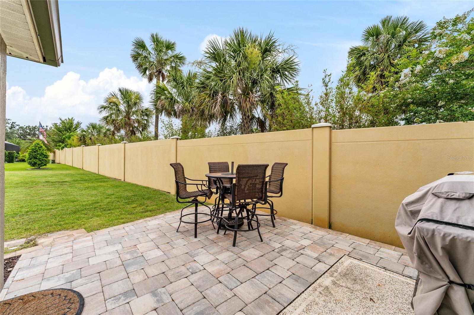 2585 CONSTANCE CT