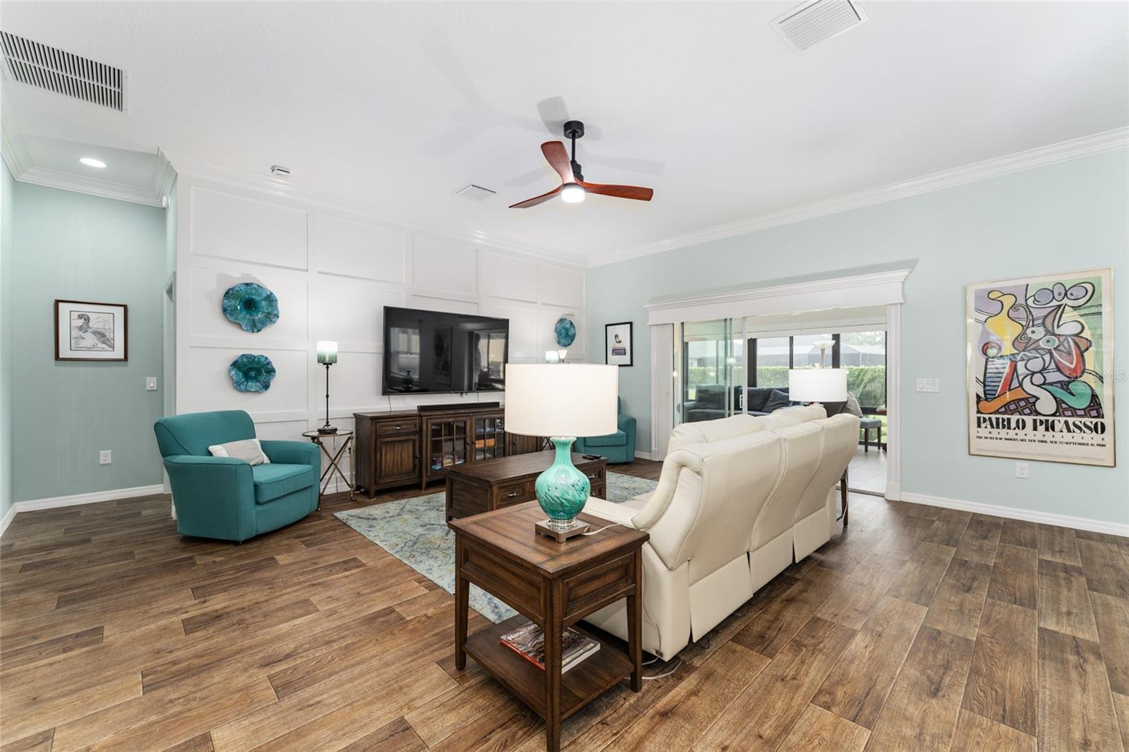 2585 CONSTANCE CT