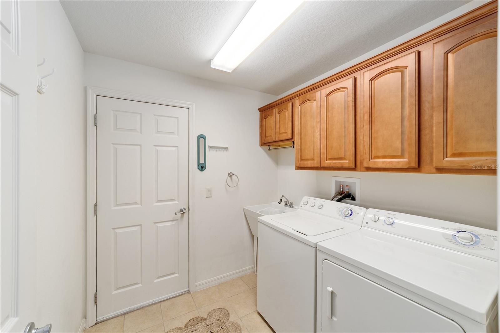 736 ENOLA PL