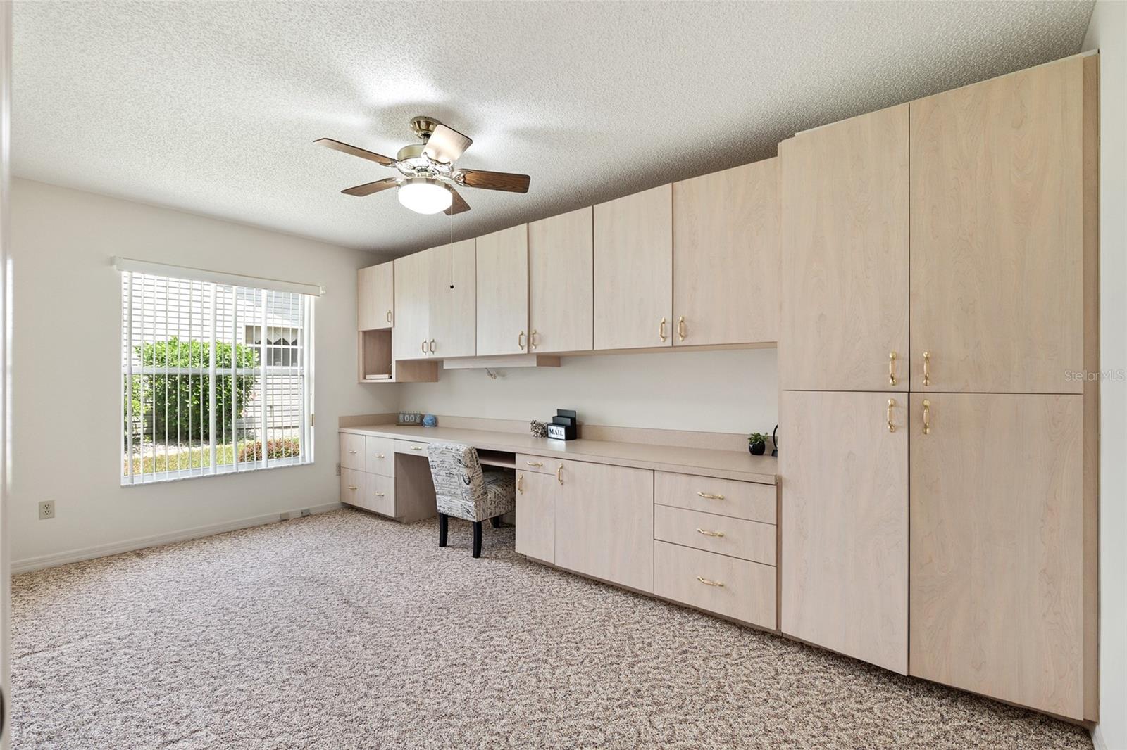702 MELENDEZ WAY