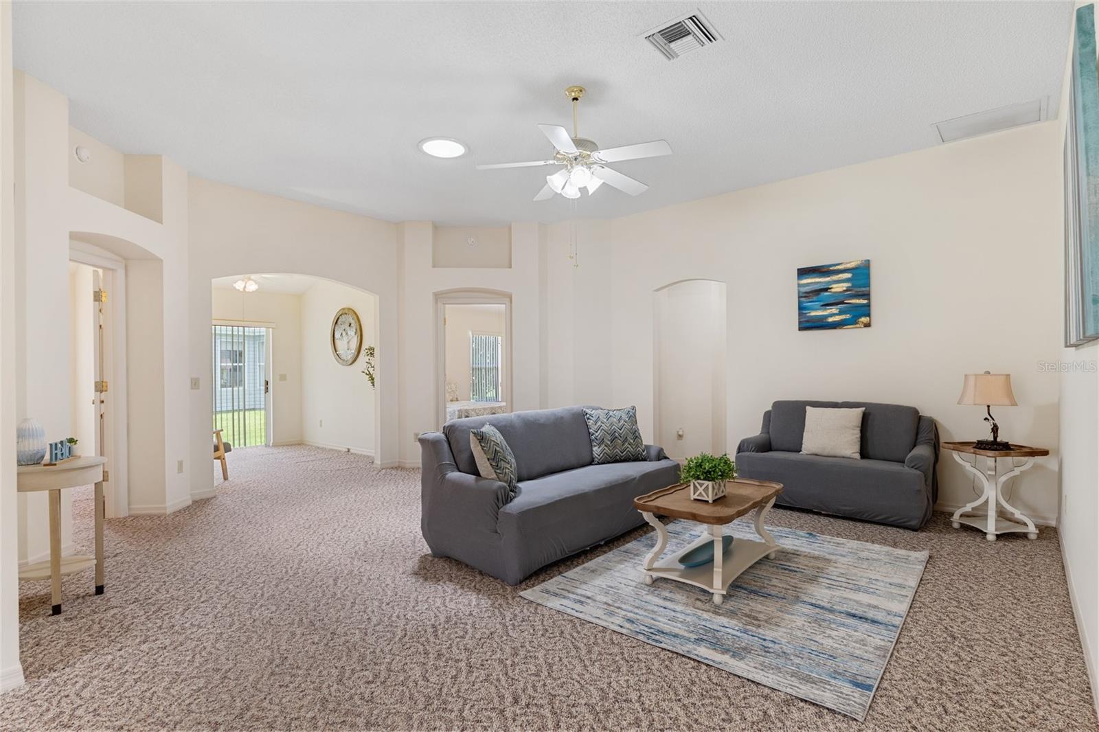702 MELENDEZ WAY