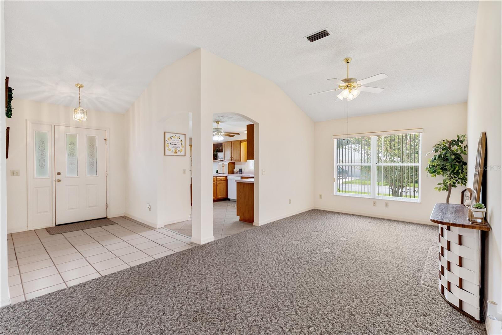 702 MELENDEZ WAY