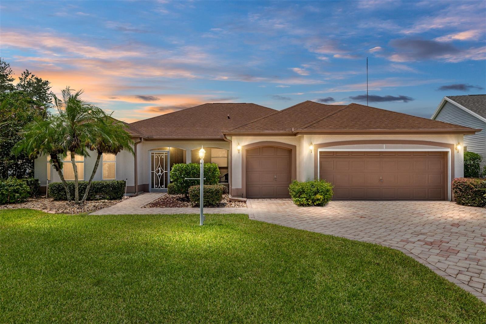 702 MELENDEZ WAY