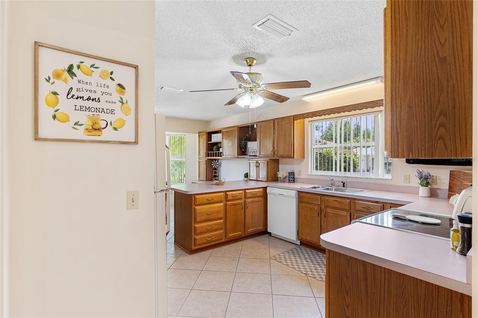 702 MELENDEZ WAY