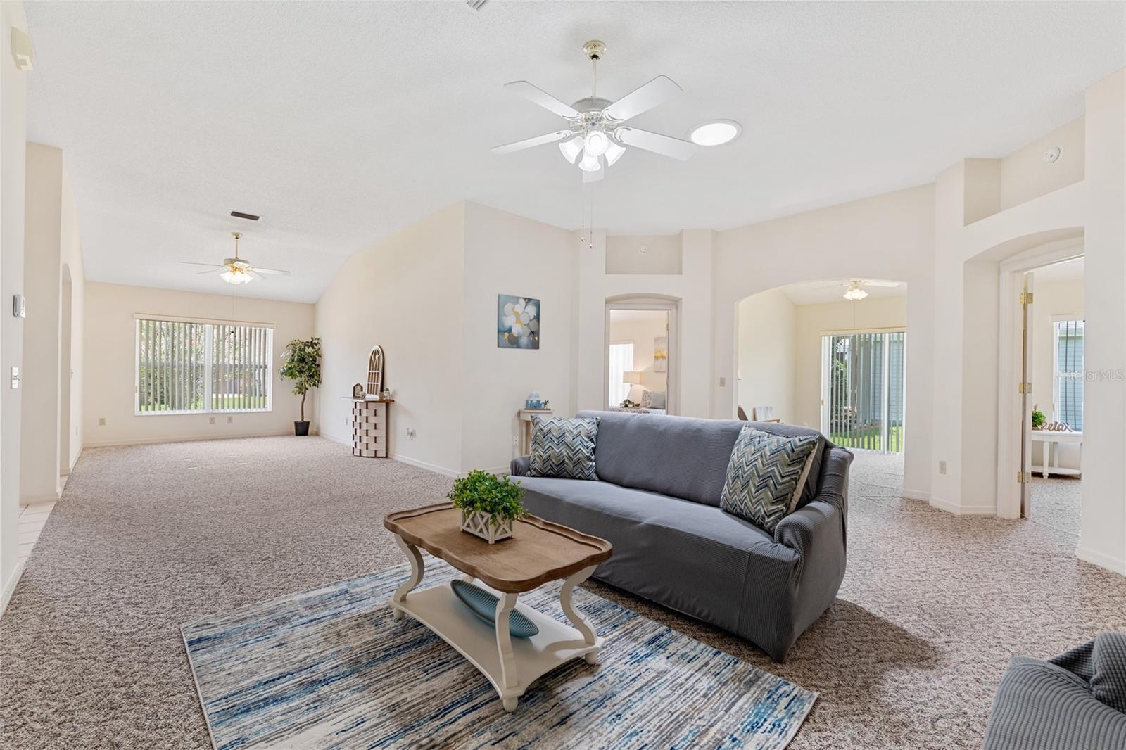 702 MELENDEZ WAY