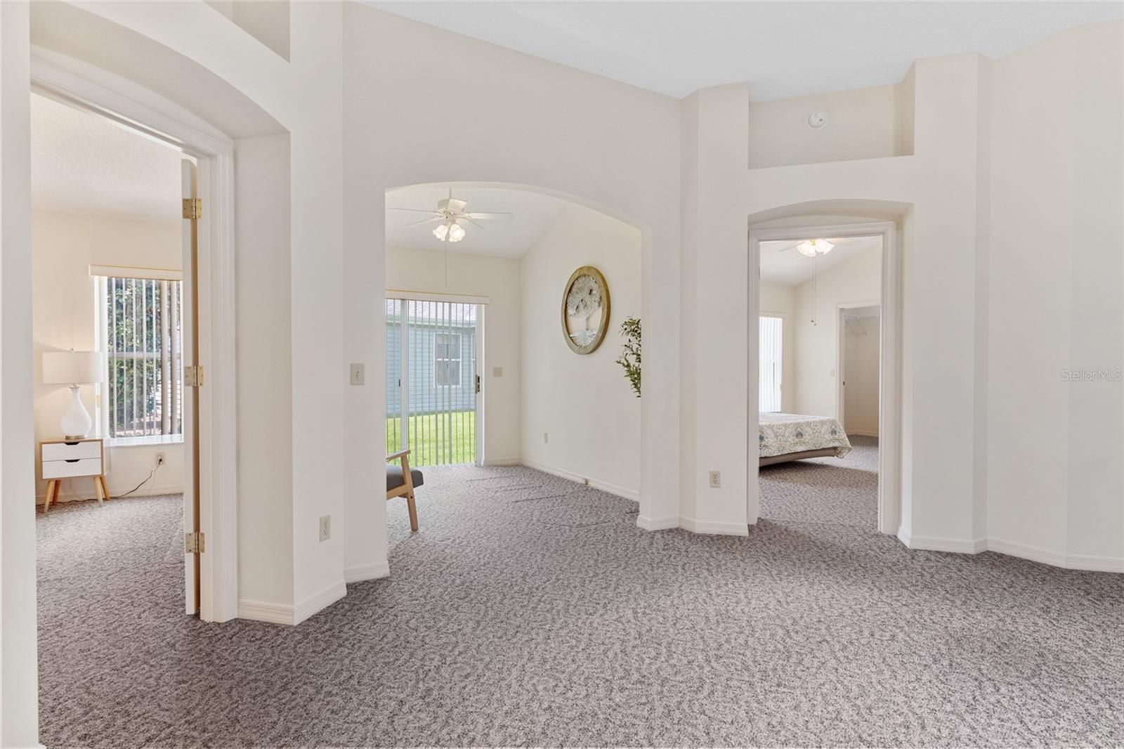 702 MELENDEZ WAY