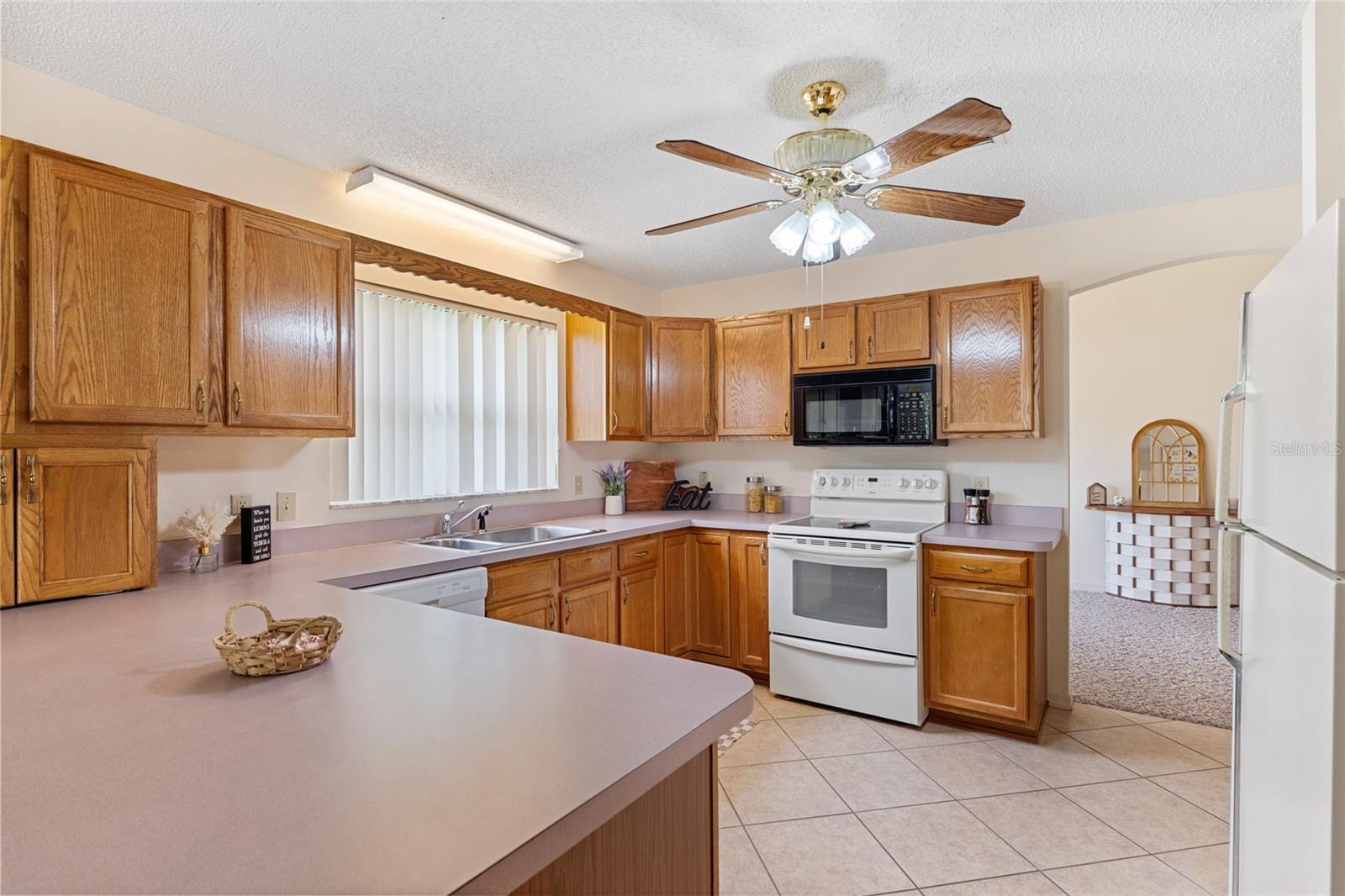 702 MELENDEZ WAY