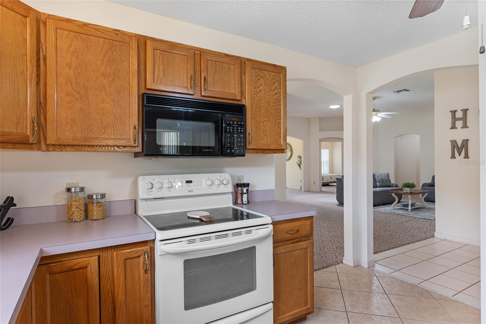 702 MELENDEZ WAY