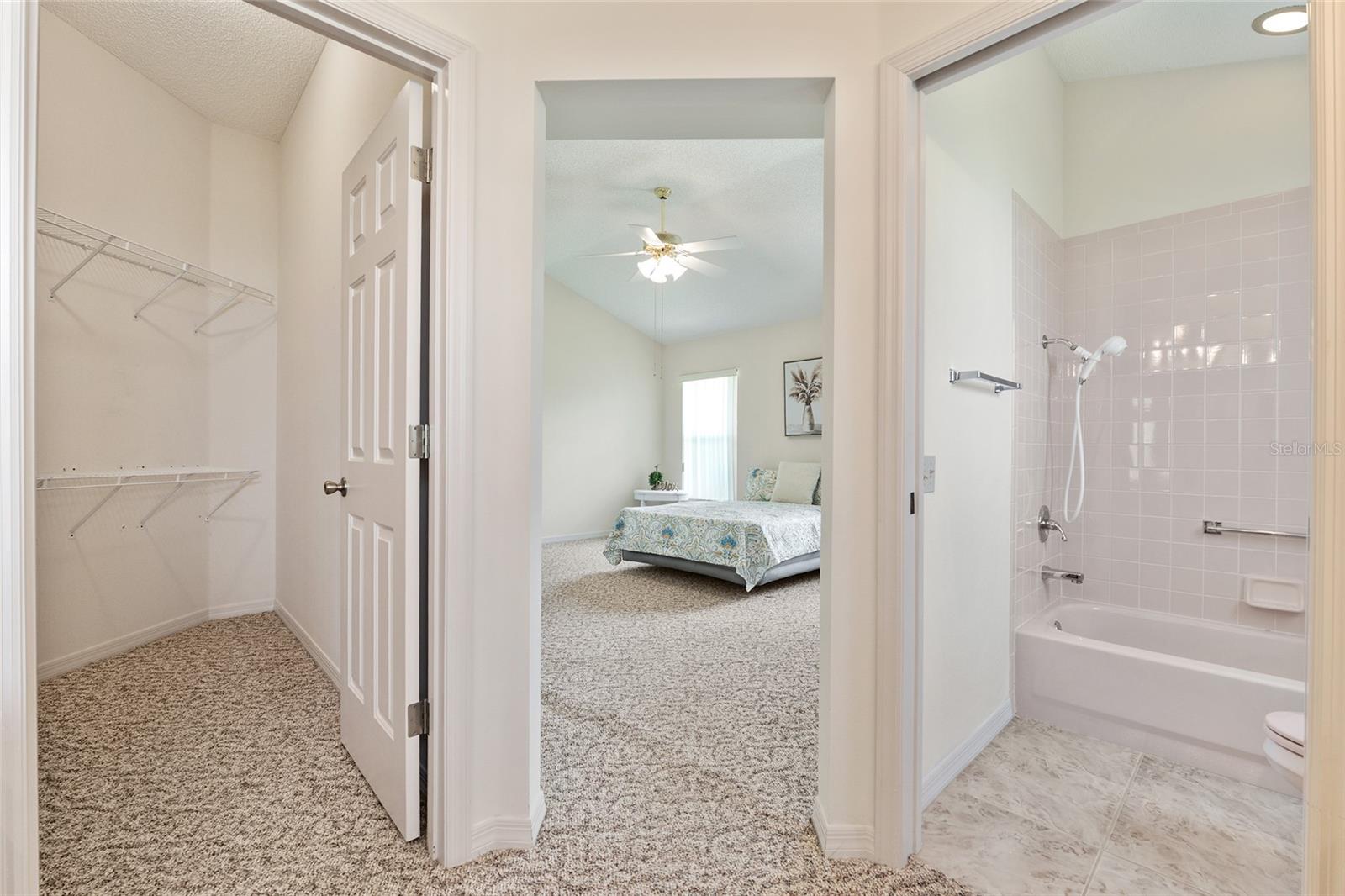 702 MELENDEZ WAY