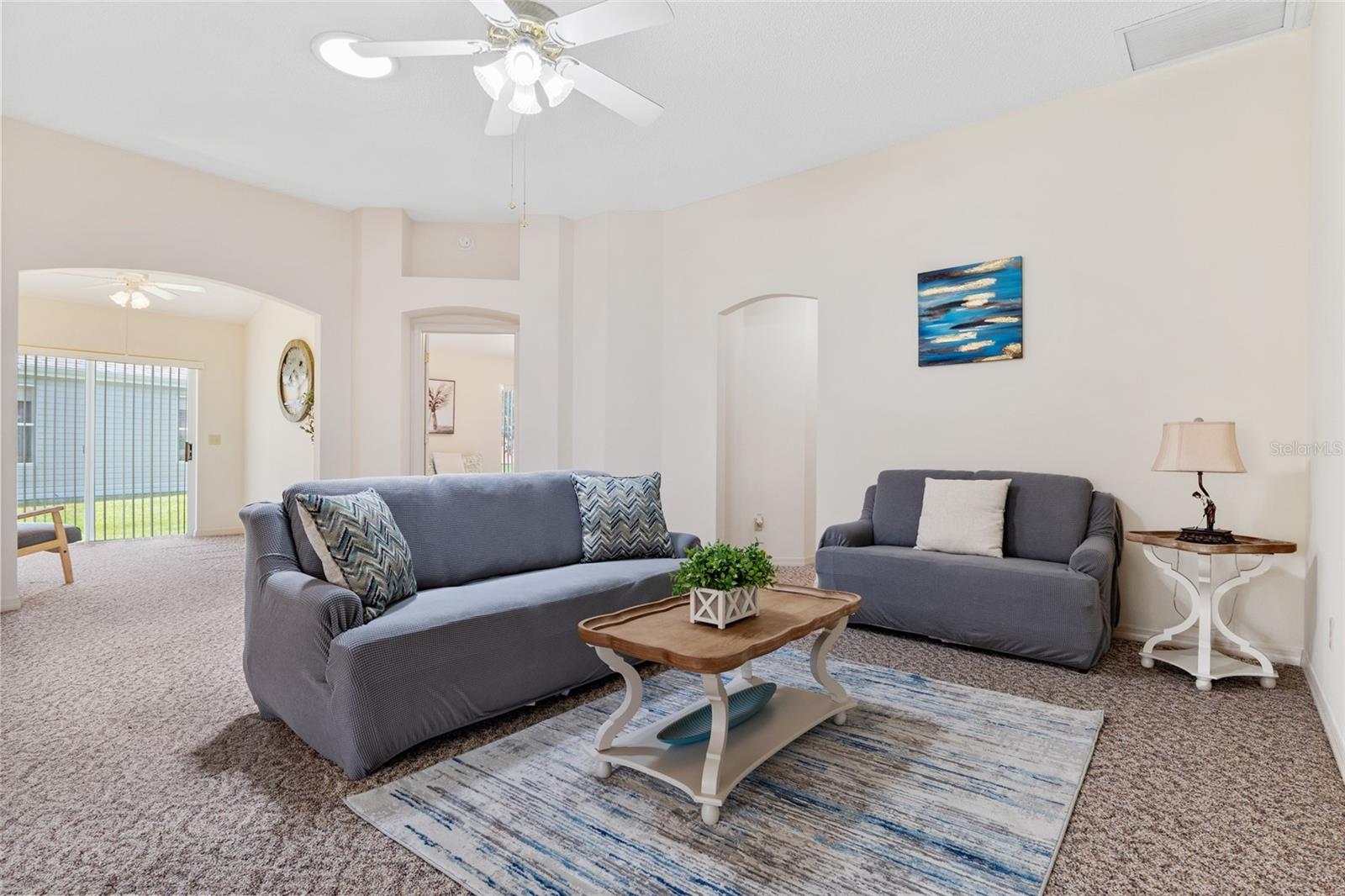 702 MELENDEZ WAY