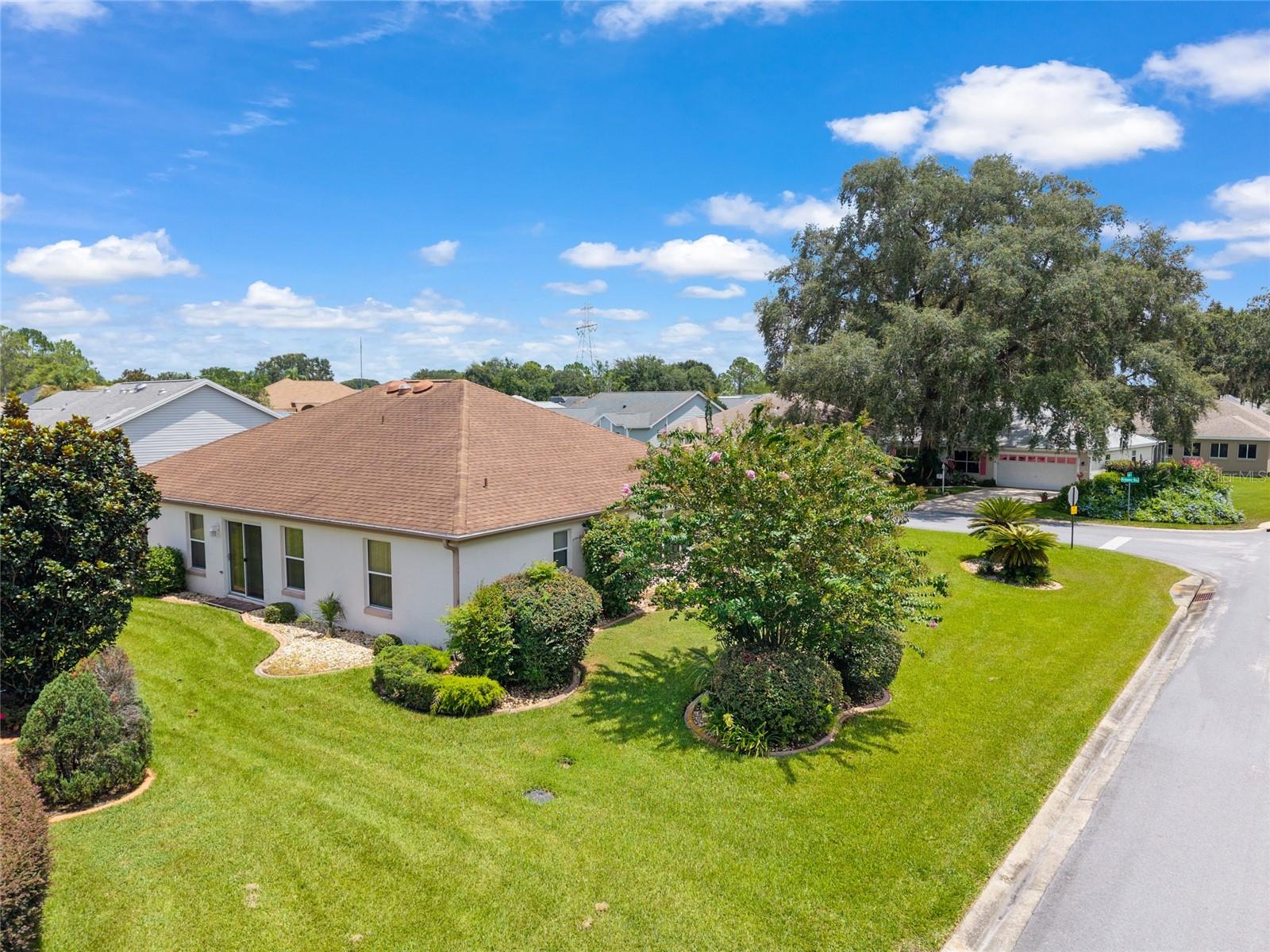 702 MELENDEZ WAY