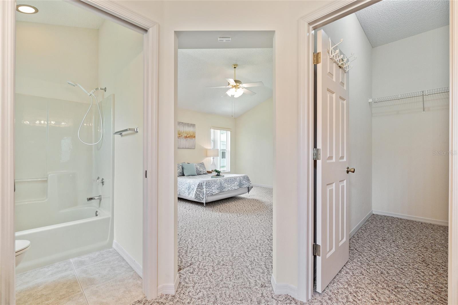 702 MELENDEZ WAY