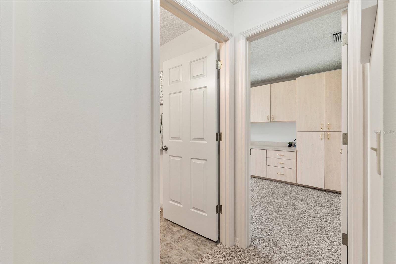 702 MELENDEZ WAY