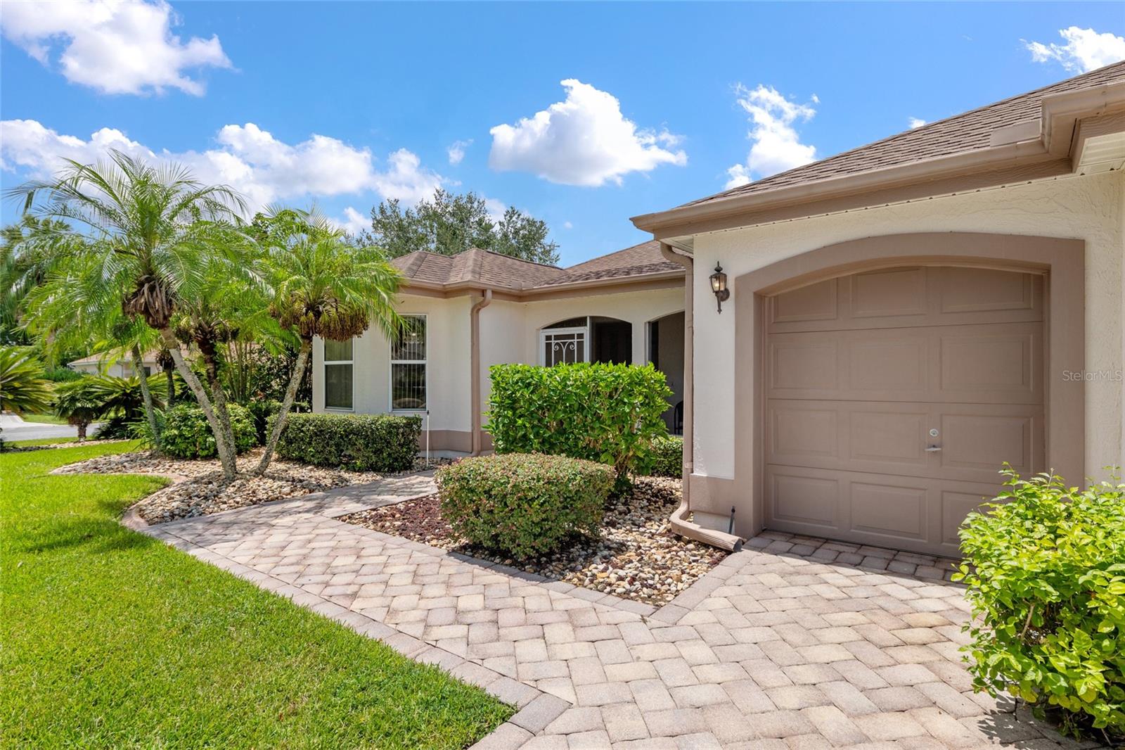 702 MELENDEZ WAY