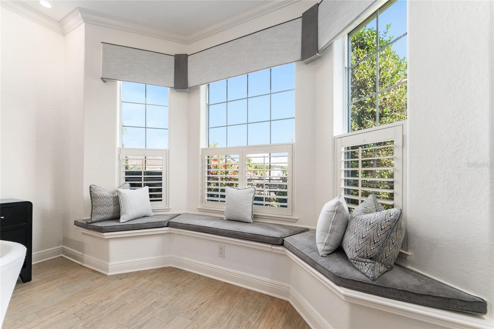 1837 SUNSET RIDGE DR