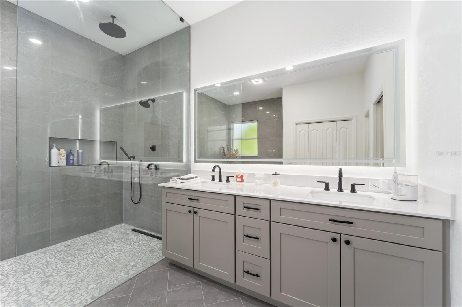 1837 SUNSET RIDGE DR