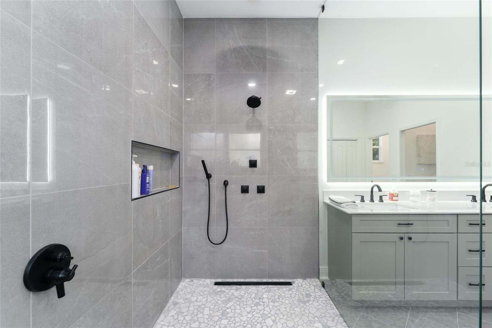 1837 SUNSET RIDGE DR