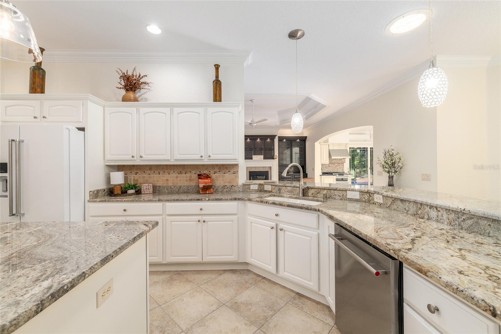 1345 HARLEY CIR