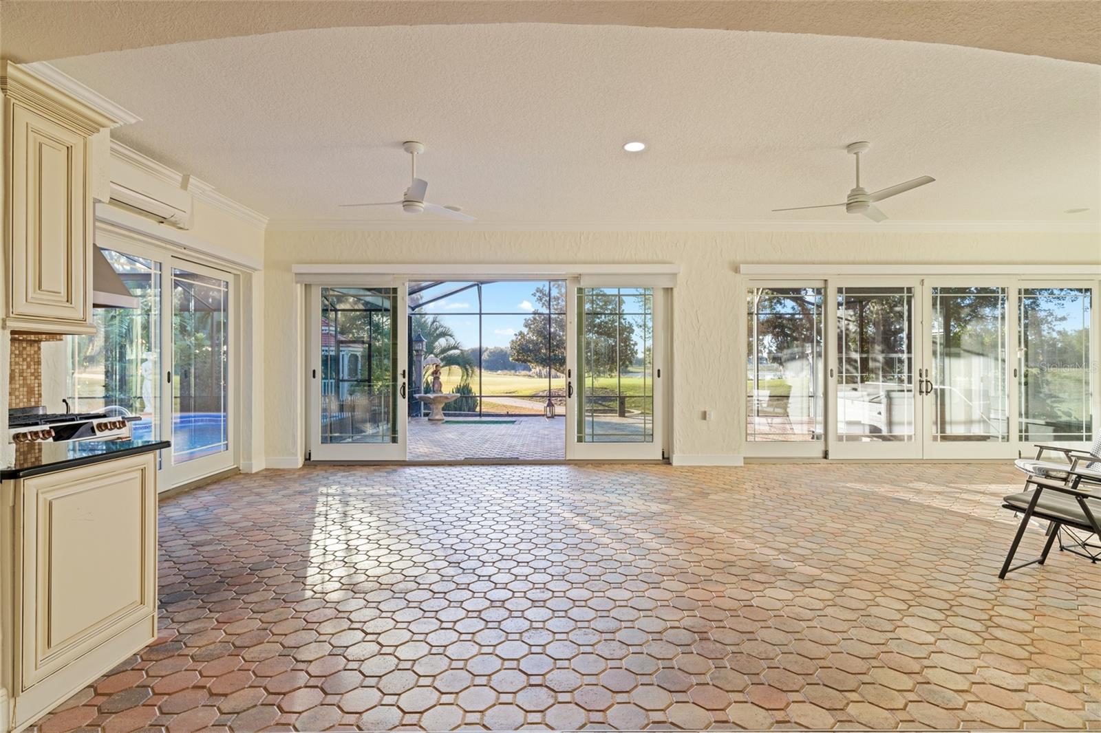1345 HARLEY CIR