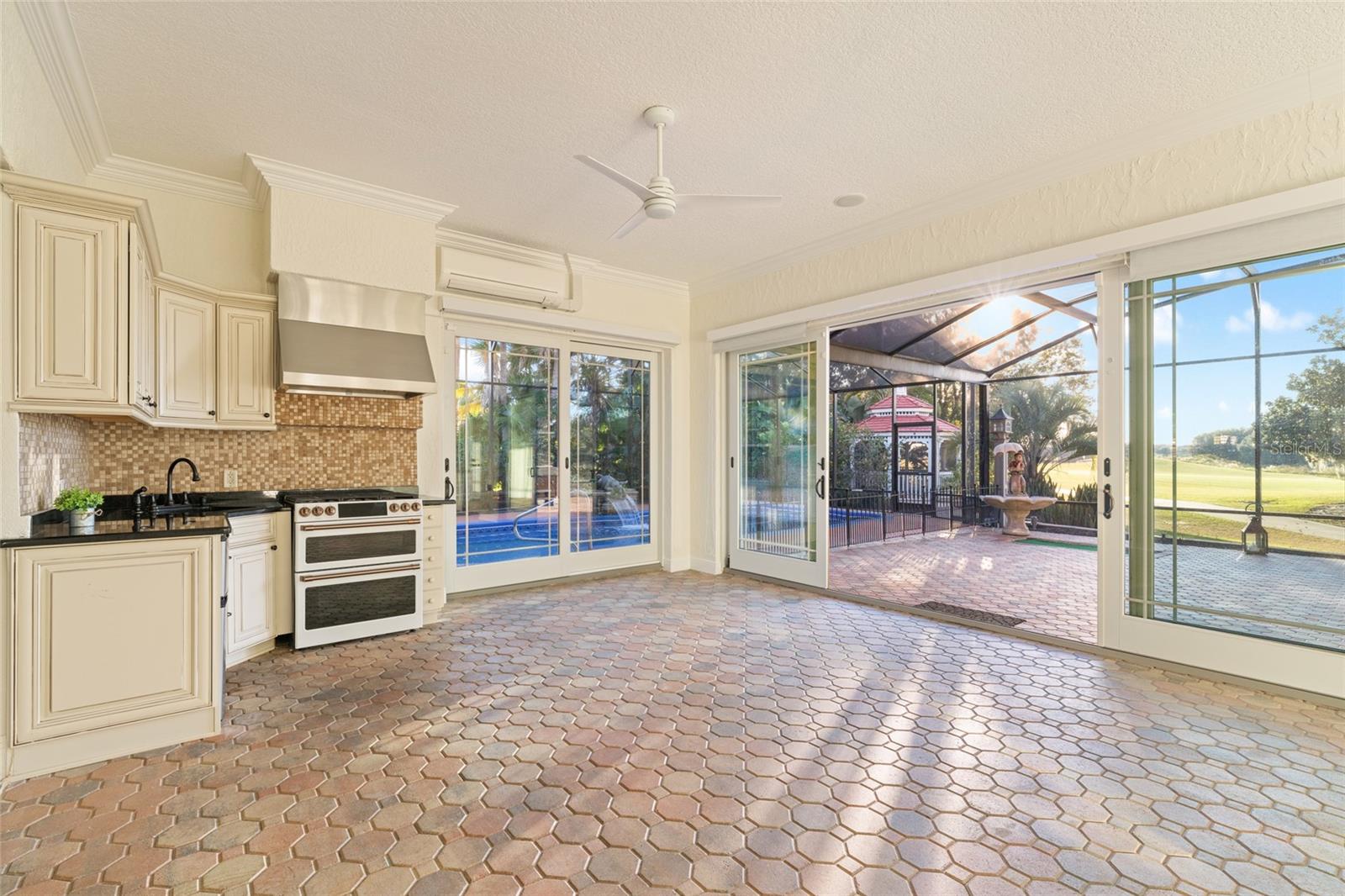 1345 HARLEY CIR