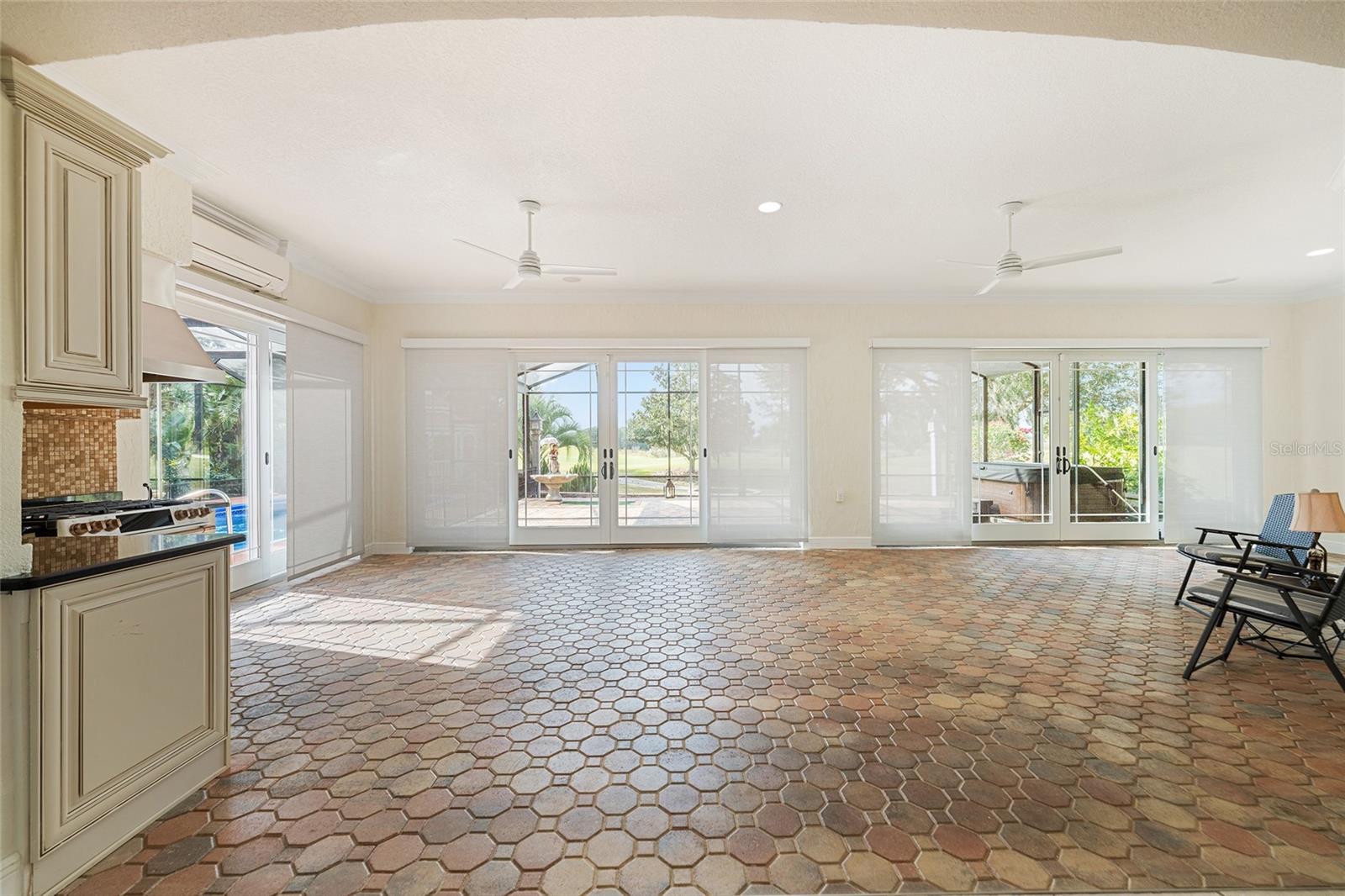 1345 HARLEY CIR