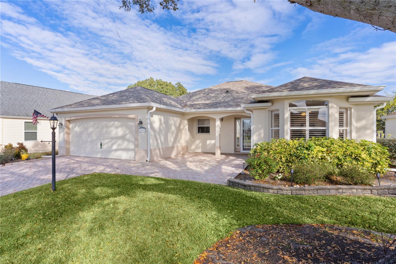 1503 LAVACA LN