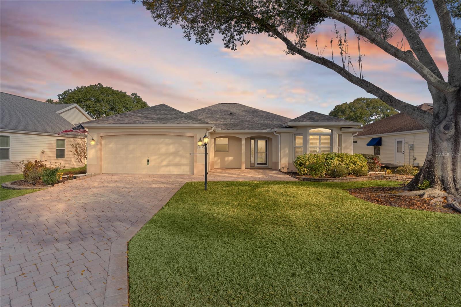 1503 LAVACA LN
