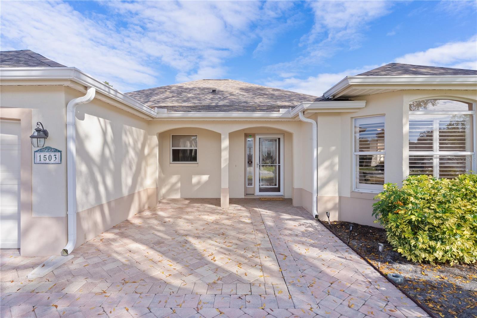1503 LAVACA LN
