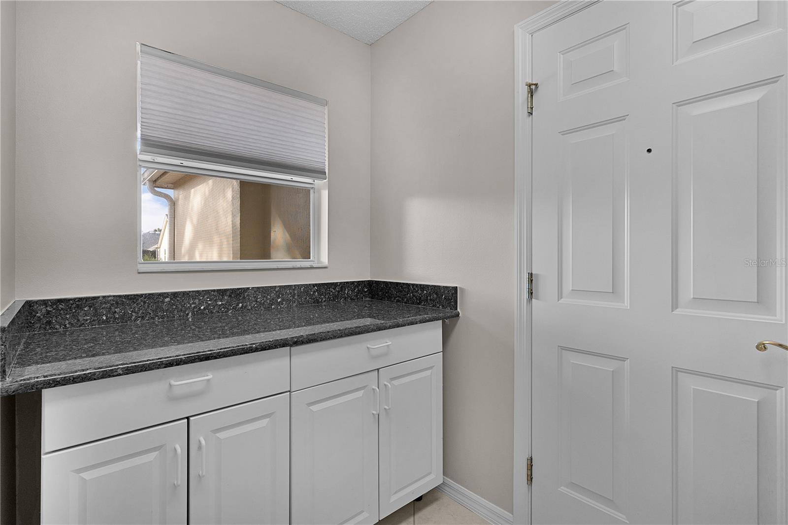 1503 LAVACA LN