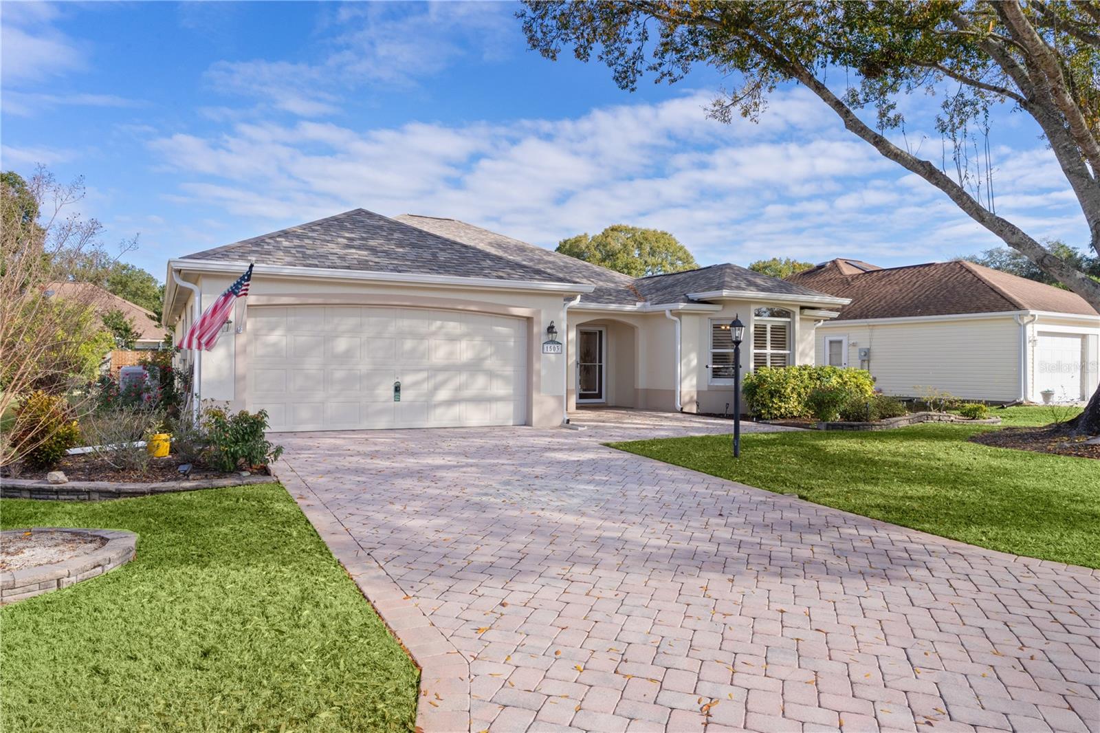 1503 LAVACA LN