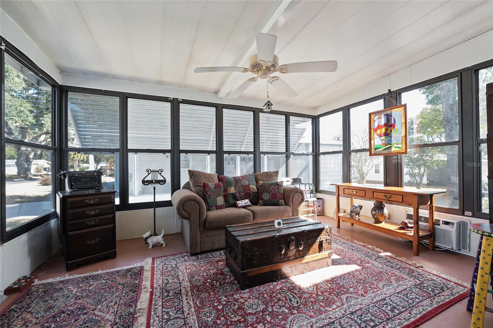 1874 W SCHWARTZ BLVD